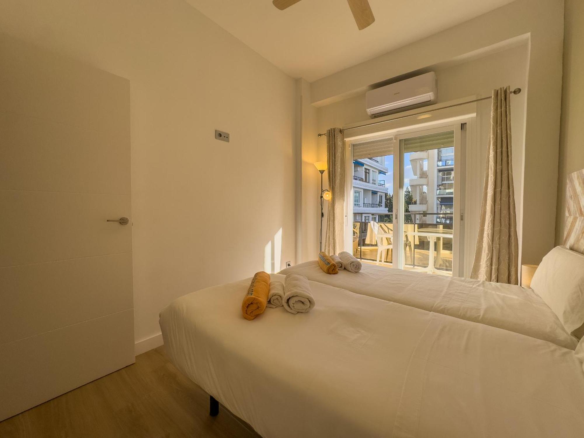 Skol 420C Fantastico 1 Dormitorio Primera Linea De Playa Marbella Dış mekan fotoğraf